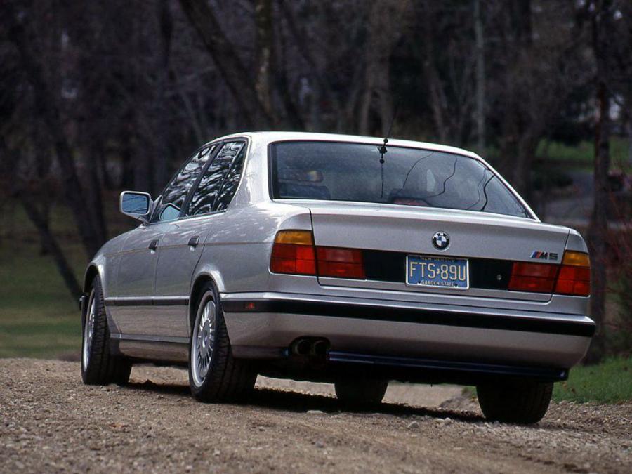  BMW M5 1989 года  (US) (фото 6 из 7)